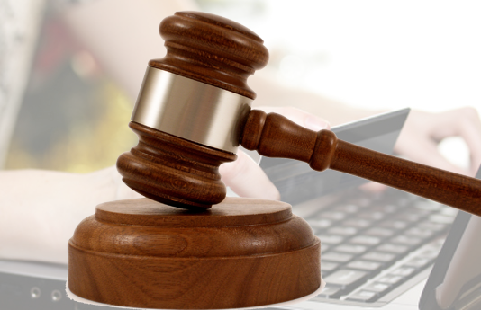 | E-Ticaret Yaparken Dikkat Etmeniz Gereken Kanunlar